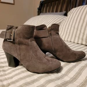 Solanz Camryn grey booties